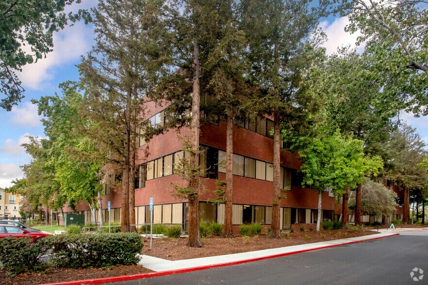 More Photos Of 39899 Balentine Dr, Newark Office For Lease
