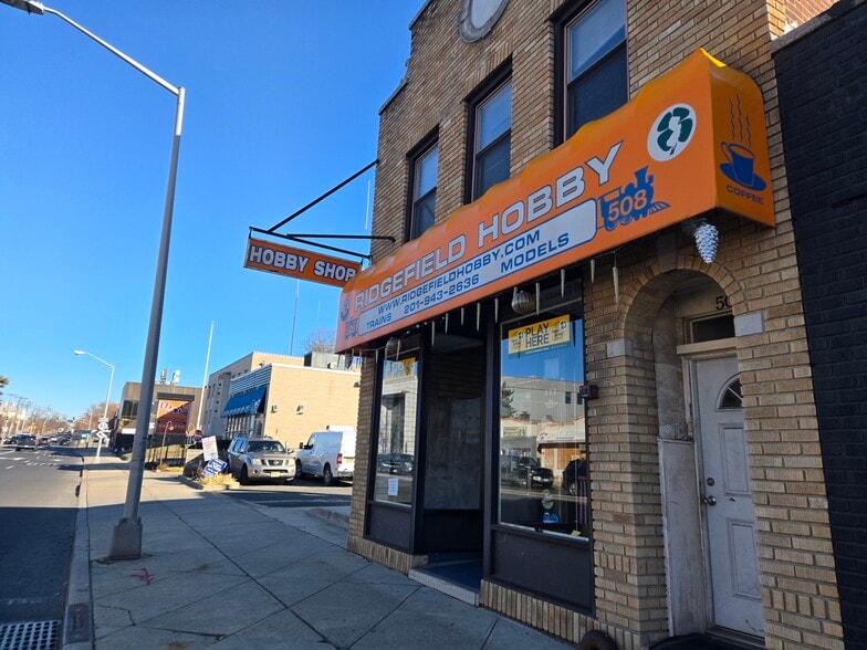 More Photos Of 508 Broad Ave, Ridgefield Storefront Retail Residential For Lease