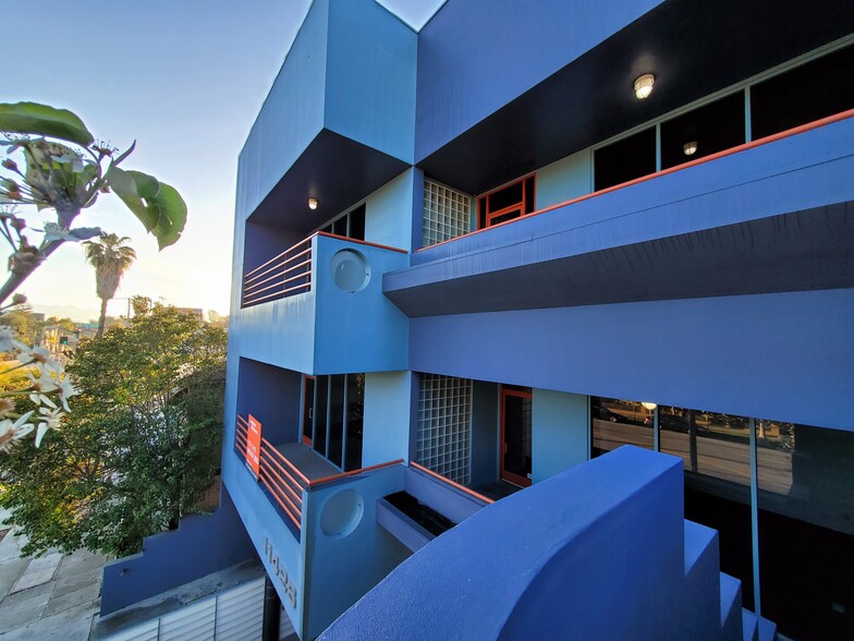 More Photos Of 11426 Ventura Blvd, Studio City Loft Creative Space For Lease