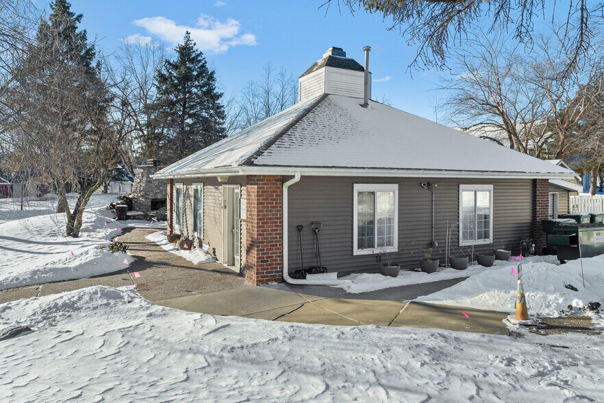 More Photos Of 8254 Windsong Dr, Eden Prairie Apartments For Sale