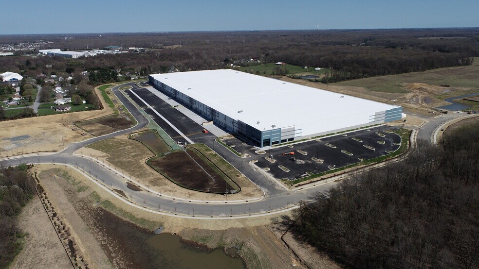 More Photos Of 1000 Commerce Center Dr, Elkton Distribution For Lease