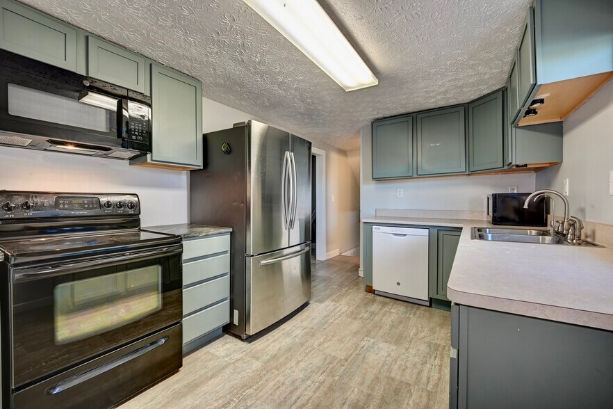 More Photos Of 7500 OH-515, Millersburg Flex For Lease