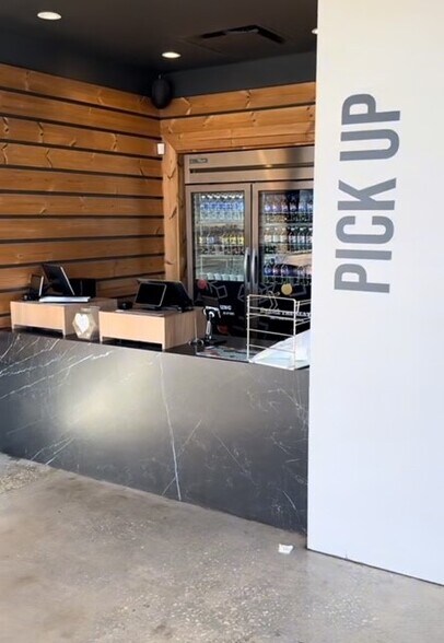 More Photos Of 5006 E Fowler Ave, Tampa Restaurant For Lease