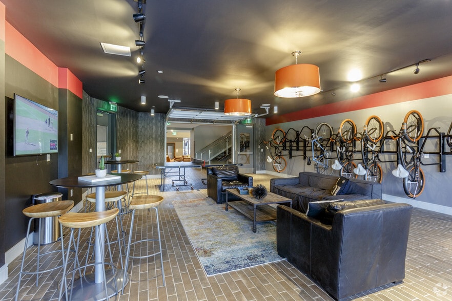 More Photos Of 1000 Berkley Pky, Kansas City Apartments For Sale