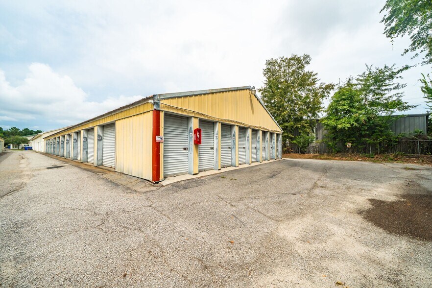 More Photos Of 1719 Signal Point Rd, Charleston Self Storage For Sale