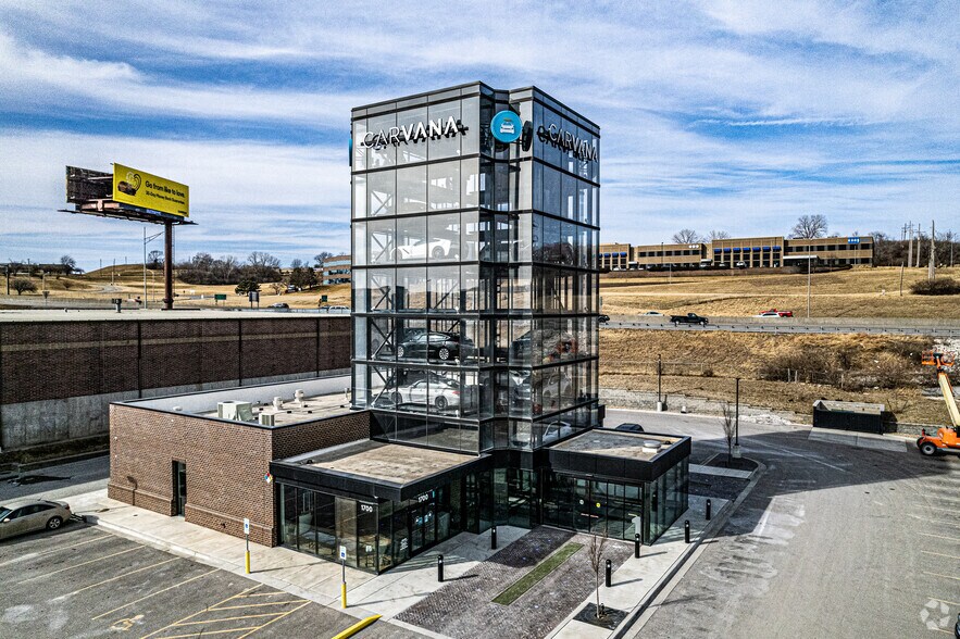 Primary Photo Of 1700 W 29th St, Kansas City General Retail For Sale