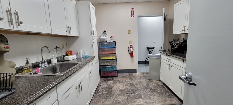 More Photos Of 2300 Greene Way, Louisville Office For Sale