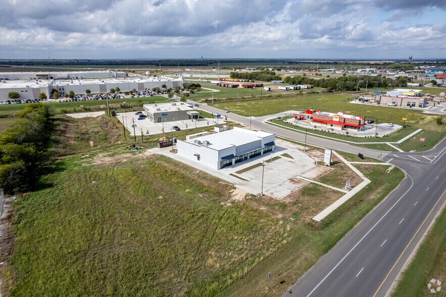 More Photos Of State Hwy 46 & Best Dr, Seguin General Retail For Lease