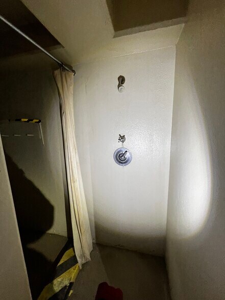 More Photos Of 19103 US-54, Encino Specialty For Sale