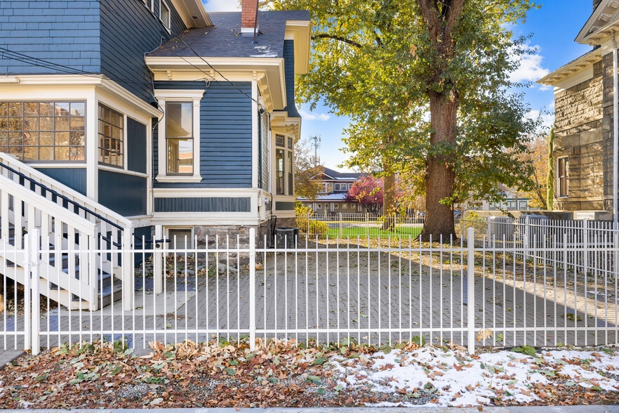 More Photos Of 100 W Main St, Boise Office Residential For Lease