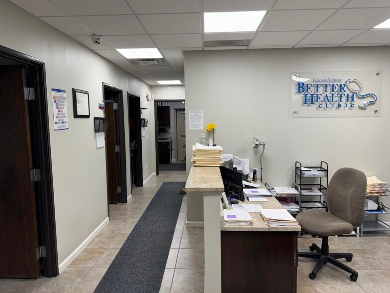 More Photos Of 8275 N Wayne Rd, Westland Storefront Retail Office For Lease