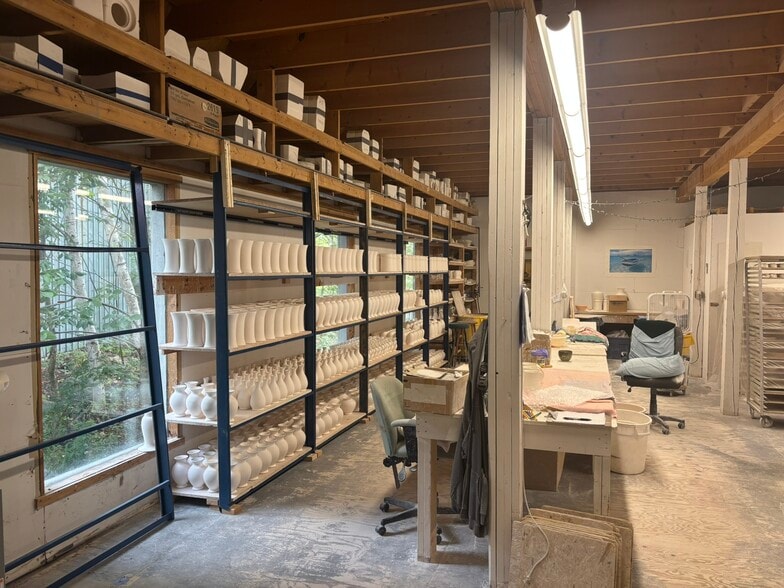 More Photos Of 727 Boothbay Rd, Edgecomb Light Distribution For Sale