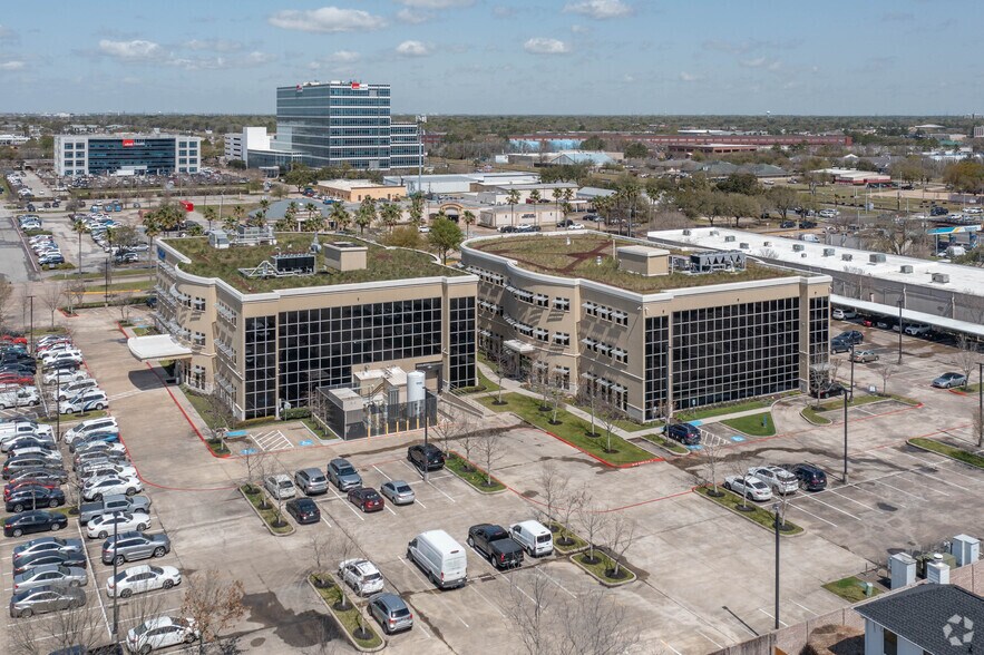More Photos Of 251 Medical Center Blvd, Webster Medical For Lease