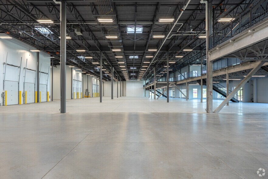 More Photos Of 9870 70 St SE, Calgary Warehouse For Sale