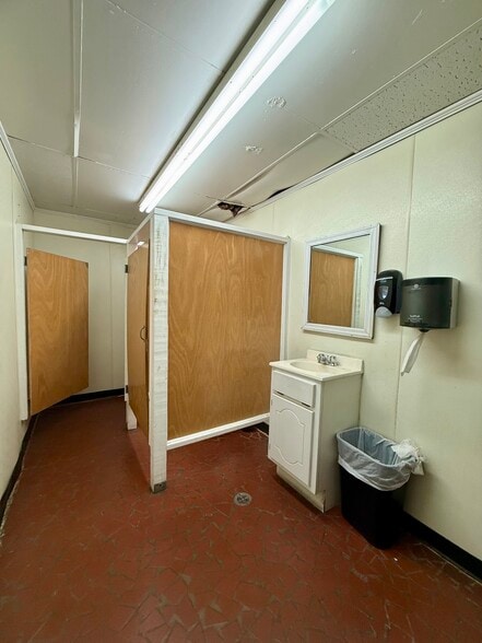 More Photos Of 915 E Boulevard, Williamston Bowling Alley For Sale