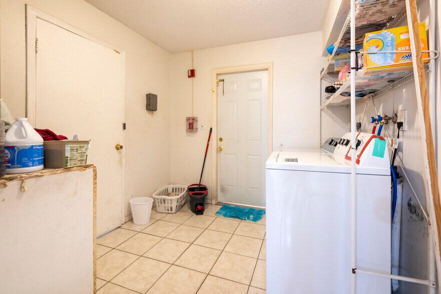 More Photos Of 621 NW 76th Ave, Plantation Assisted Living For Sale