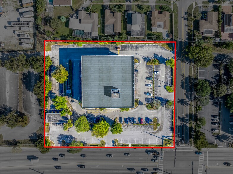 More Photos Of 3661 W Oakland Park Blvd, Lauderdale Lakes Office For Sale