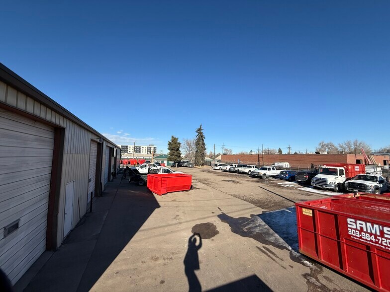 More Photos Of 1408 W Quincy Ave, Englewood Manufacturing For Lease