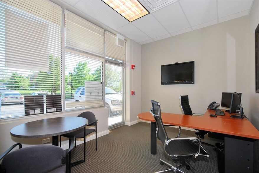 More Photos Of 415 E State St, Geneva General Retail For Lease