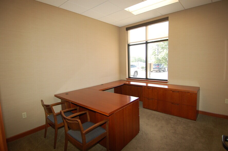 More Photos Of 640 Highway 1 W, Iowa City Office For Sale