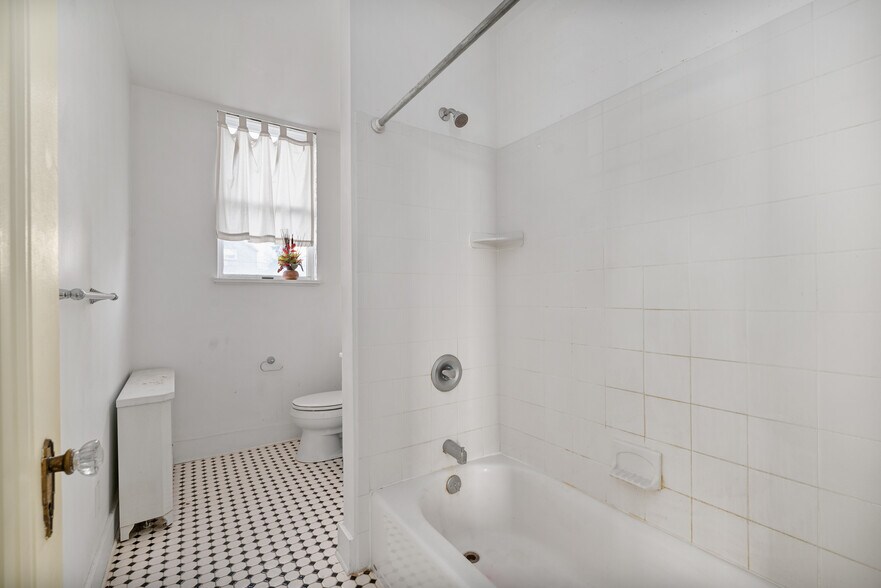 More Photos Of 105 S 5th St, Duquesne Religious Facility For Sale