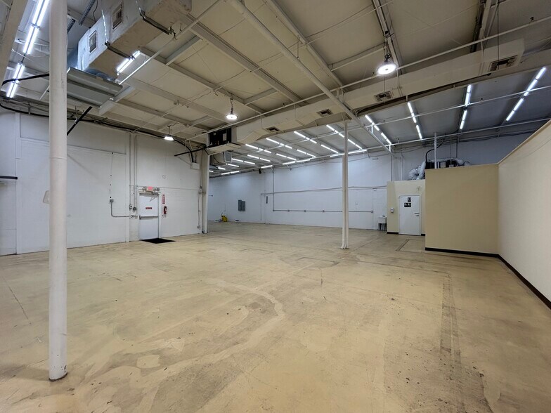 More Photos Of 7400 US Highway 19, New Port Richey Storefront For Lease