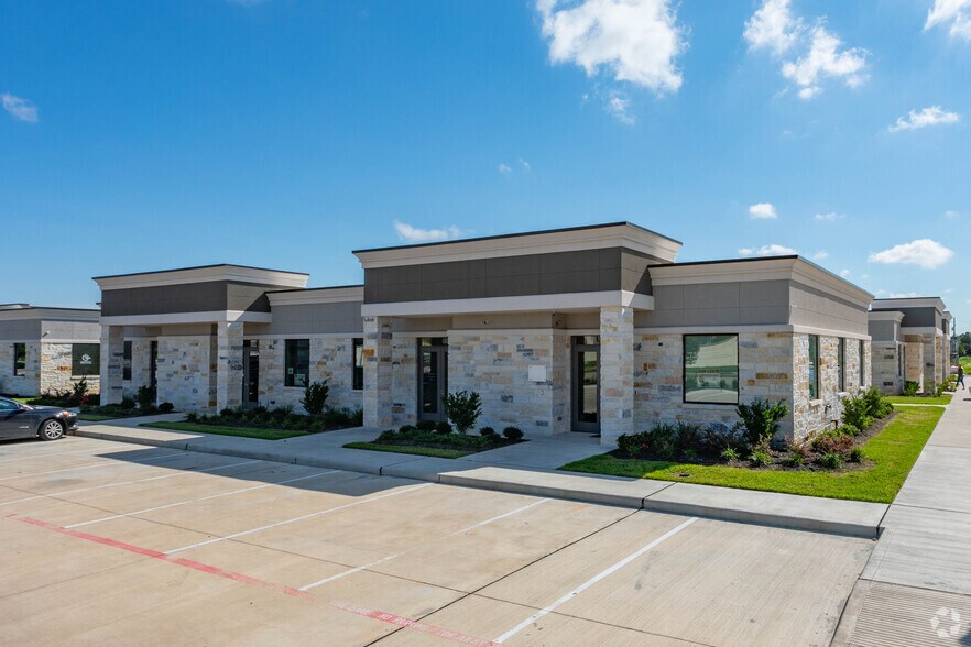 More Photos Of 3129 Kingsley Dr, Pearland Office For Lease