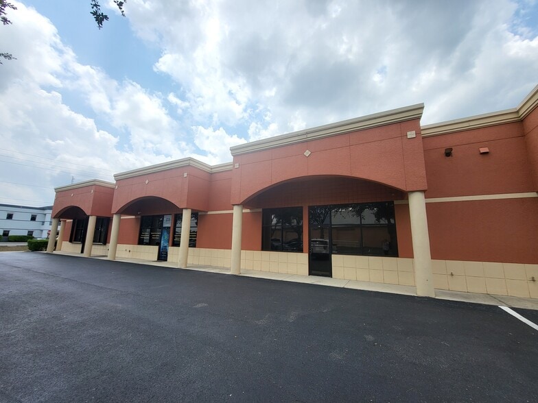 More Photos Of 5483 Lee St, Lehigh Acres Flex For Lease