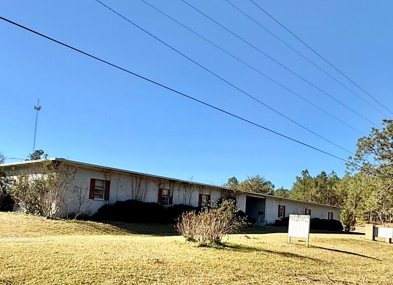 Primary Photo Of 1028 Sand Pit Rd, Lumber City Specialty For Sale
