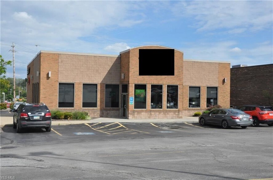 More Photos Of 540 Water St, Chardon Fast Food For Lease