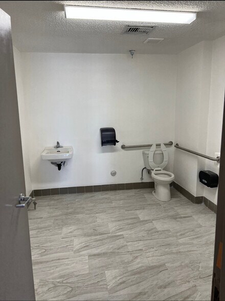 More Photos Of 1353 E Devonshire Ave, Hemet Assisted Living For Sale