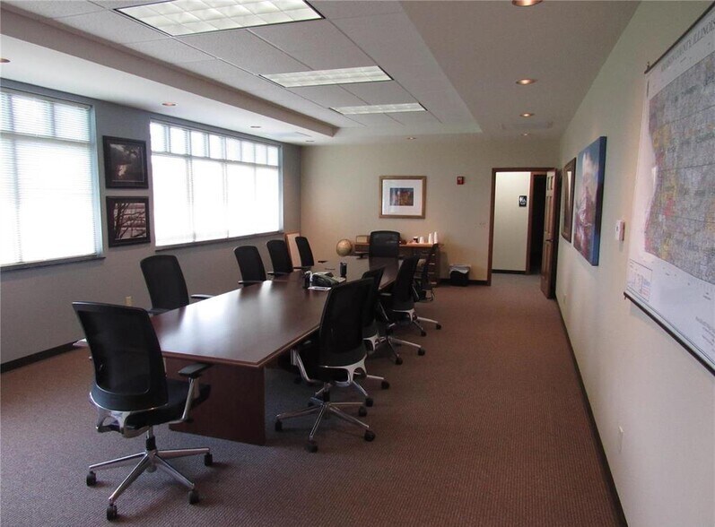 More Photos Of 1305 Dadrian Professional Park, Godfrey Office For Lease