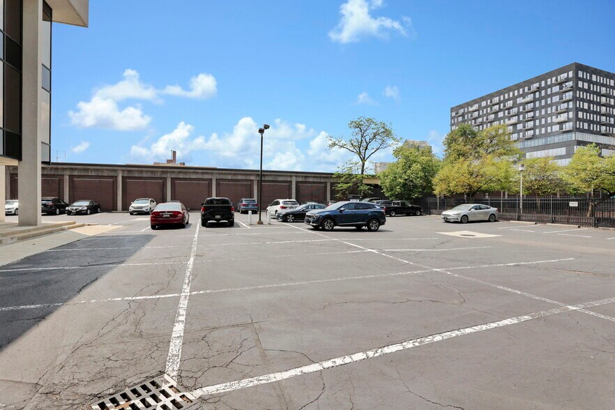 More Photos Of 141 E Town St, Columbus Office Residential For Lease