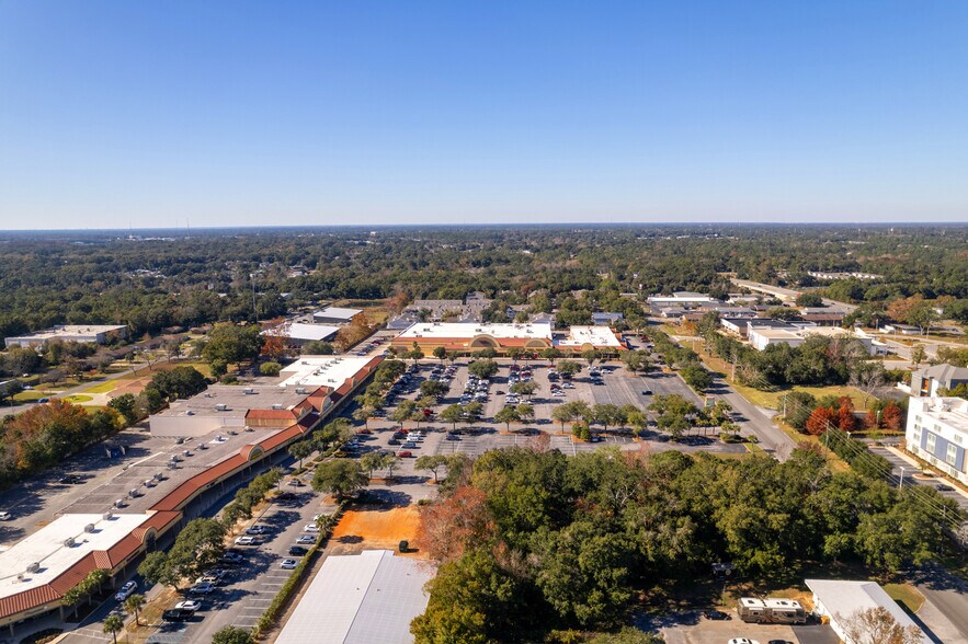 More Photos Of 6601 N Davis Hwy, Pensacola Unknown For Lease