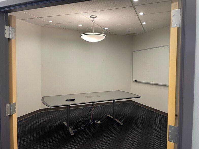 More Photos Of 1735 Central Ave, Albany Office For Sale