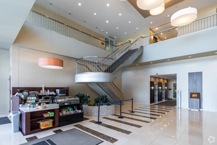 More Photos Of 2000 S Colorado Blvd, Denver Office For Lease