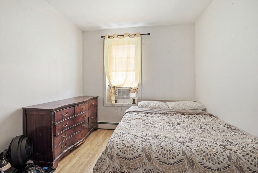 More Photos Of 7 New Main St, Haverstraw Storefront Retail Residential For Lease