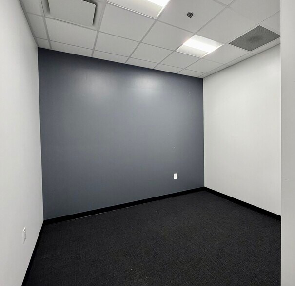 More Photos Of 523 Med Ct, San Antonio Freestanding For Lease