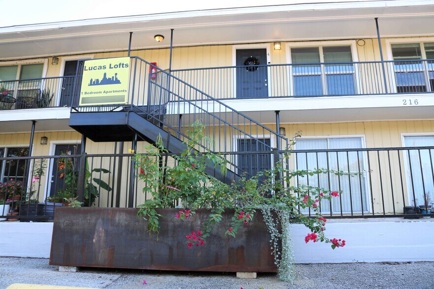 More Photos Of 216 Lucas St, San Antonio Apartments For Sale