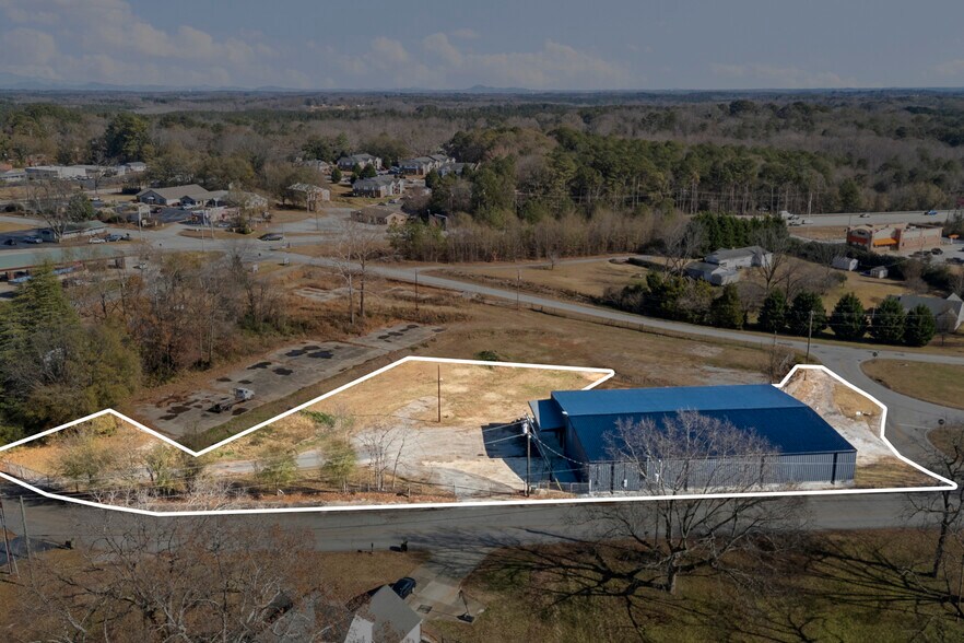 More Photos Of 207 N Kenneth St, Walhalla Warehouse For Lease