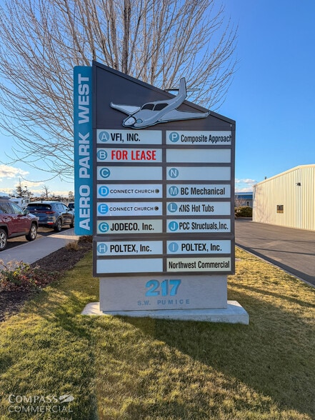 More Photos Of 217 Pumice Ave, Redmond Flex For Lease