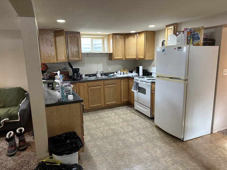 More Photos Of 313 Sheridan St, Plentywood Apartments For Sale