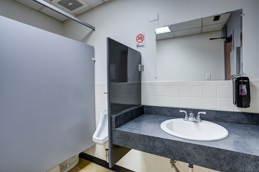 More Photos Of 225 S Academy Blvd, Colorado Springs Office For Sale