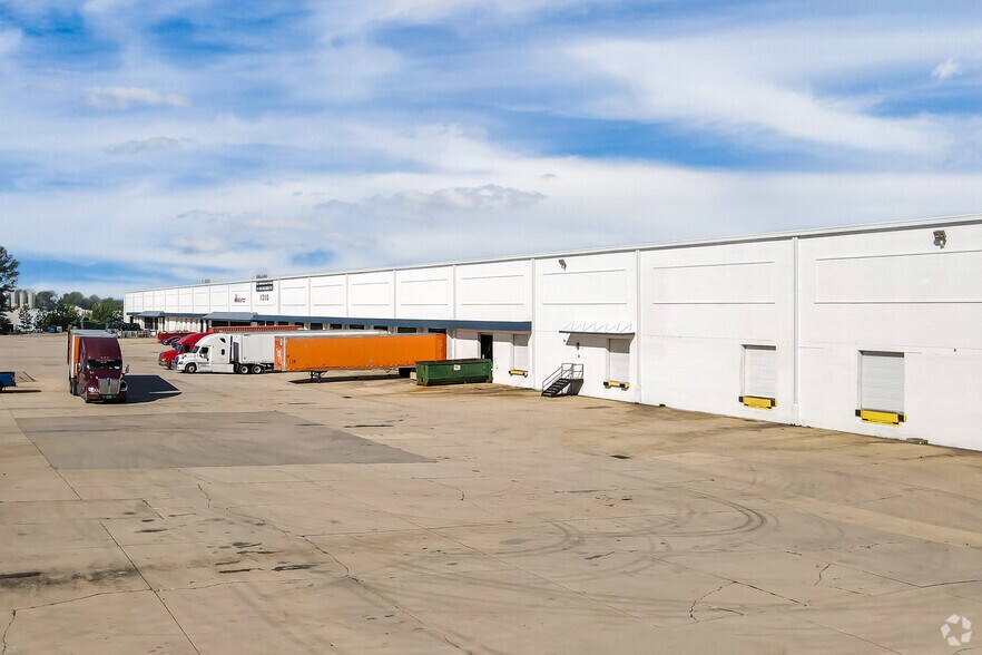 More Photos Of 1310 Citizens Pky, Morrow Industrial For Sale