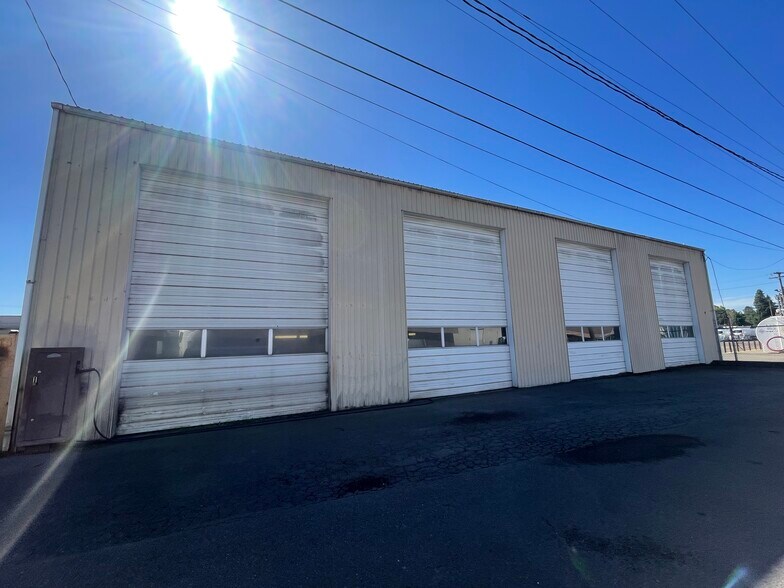 More Photos Of 1295 NE Johnson St, Salem Manufacturing For Sale
