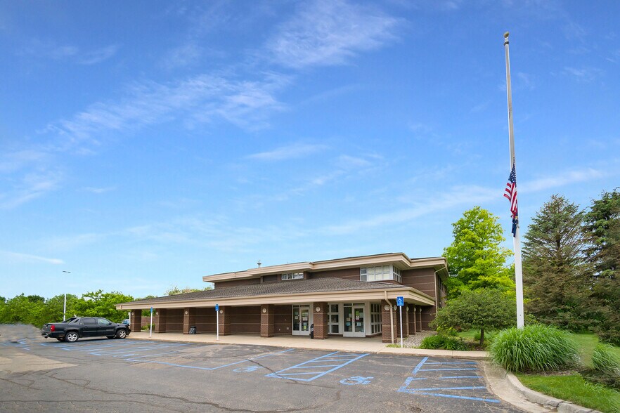 More Photos Of 7953 Adobe Rd, Kalamazoo Office For Sale