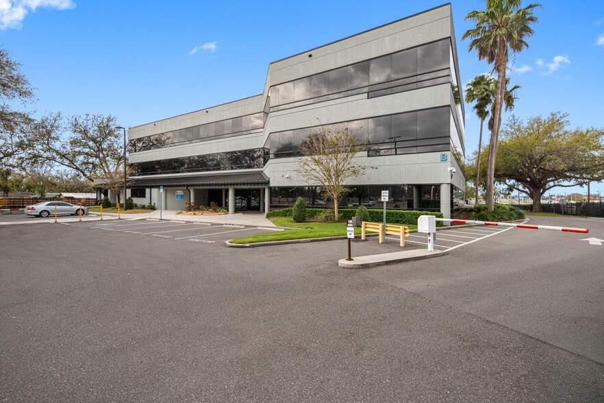 More Photos Of 6801 E Hillsborough Ave, Tampa Office Residential For Sale