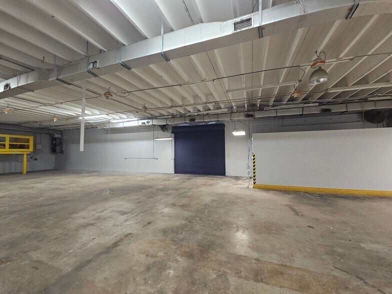 More Photos Of 3420 NW 7th St, Miami Light Distribution For Lease
