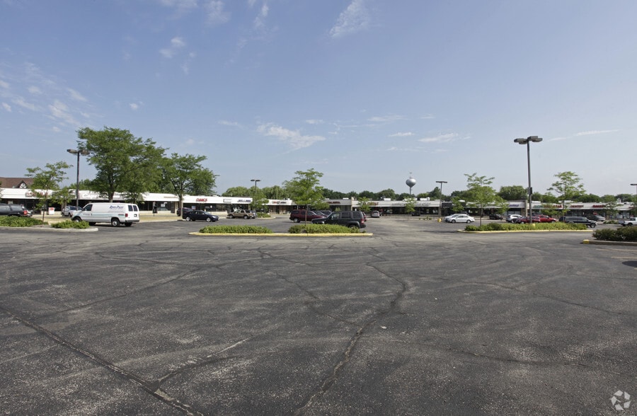 More Photos Of 1710-1772 W Algonquin Rd, Schaumburg Unknown For Lease