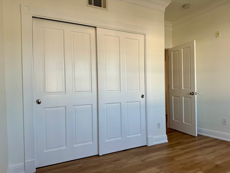 More Photos Of 2415 San Pablo Ave, Oakland Apartments For Sale